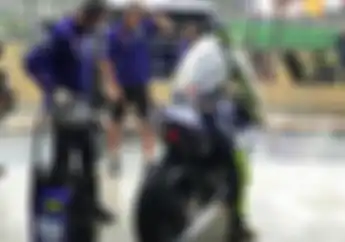 Enggak Mahal Doang, Jas Hujan MotoGP Diklaim 100 Persen Tahan Air
