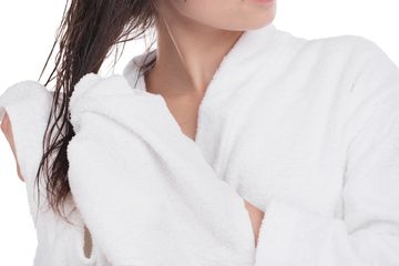 Hati-Hati, Tidur saat Rambut Masih Basah Bisa Sebabkan 7 Penyakit Ini!