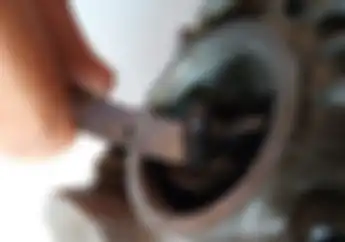 Atur Jarak Renggang Klep Motor Bisa Bikin Hemat BBM, Masa Sih?
