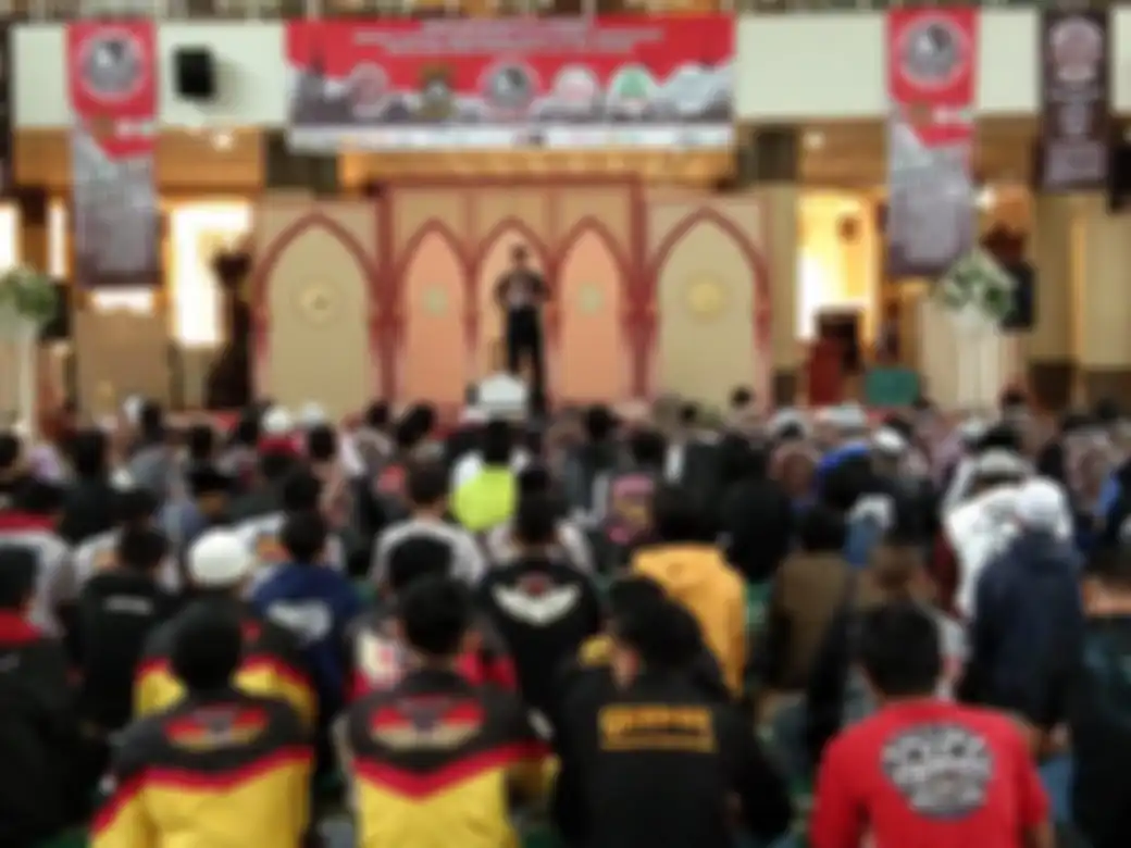 Ribuan bikers berkumpul di Masjid Raya Bandung