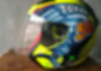 Semakin Keren Pasang Flat Visor di Helm Half Face, Serasa Pakai Helm Balap!