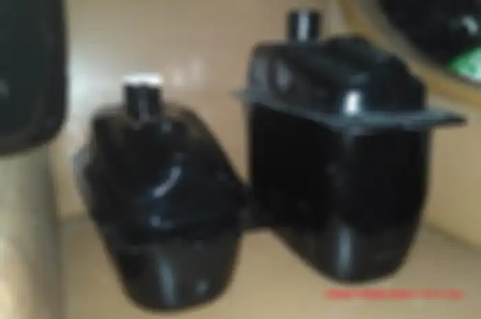 Tangki Yamaha Aerox 155 buatan Razan difinishing black glossy jadinya kelihatan seperti original