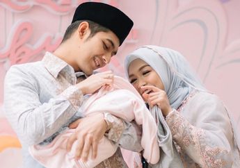 Padahal Baru Dilahirkan, Kepala Anak Ria Ricis 2 Kali Kecengklak Saat Digendong Teuku Ryan, Warganet Auto Beri Kecaman: Gak Usah Banyak Gaya!