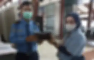 Serahkan Cek Rp 35,9 Miliar, Foto Cleaning Service Bandara Soetta Dipuji Wagub DKI, Ternyata Ini Identitas Pemiliknya