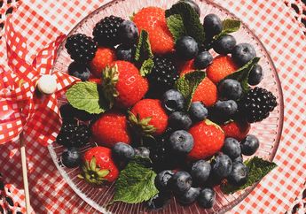 5 Arti Mimpi Diberi Buah Beri oleh Seseorang, Ternyata Jadi Pertanda Hal Ini, Simak Penjelasannya