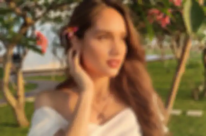Cinta Laura