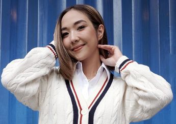 Intip Potret Seksi Gisella Anastasia di Depan Menara Eiffel, Mantan Istri Gading Marten Banjir Pujian!