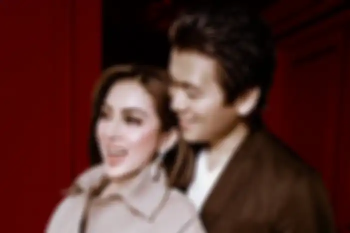 Syahrini dan Reino Barack