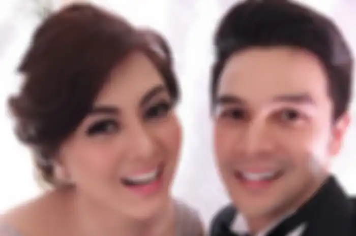 Jonathan Frizzy dan Dhena Devanka