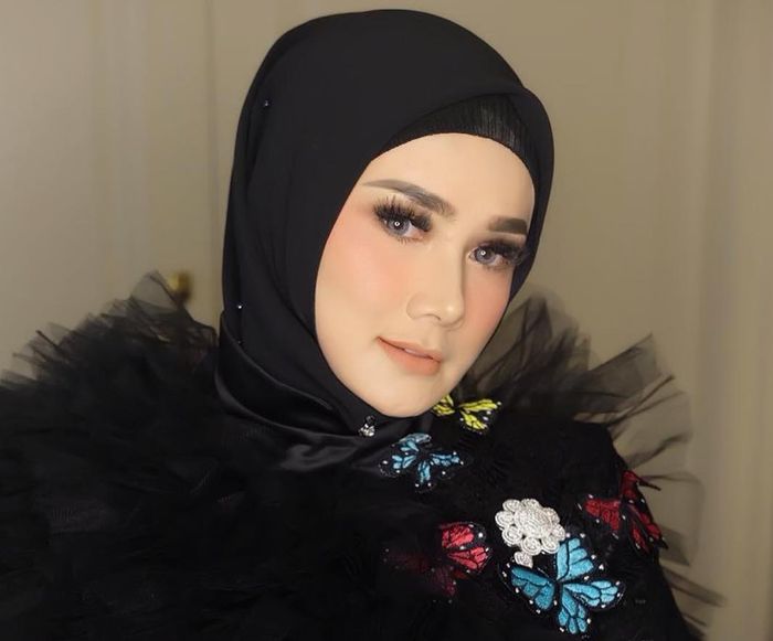  Mulan Jameela istri Ahmad Dhani yang juga anggota DPR 