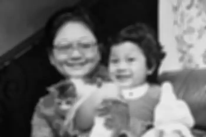 Cucu kesayangan Ibu Tien Soeharto makan hati usai hartanya digondol mantan suami. Danty Rukmana kini keliling kampung demi tujuan ini.