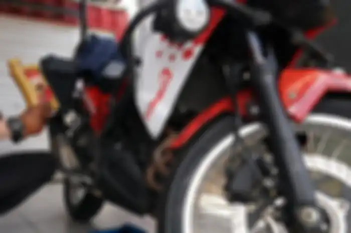 Bikers pengguna motor sport disarankan harus pakai oli mesin yang encer, ini alasannya.