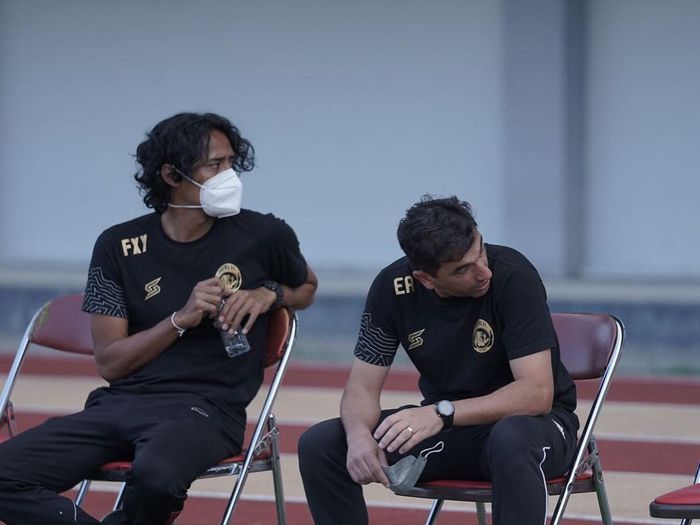 FX Yanuar Wahyu ditunjuk sebagai asisten pelatih Arema FC yang bertugas menganalisa video pertandingan di Liga 1 2021.