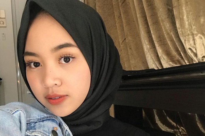 Di media sosial, Aurellia Renatha mengunggah foto Kombes Rachmat Widodo saat muda. Ini pesan pilu Aurellia Renatha pada ayahnya. 