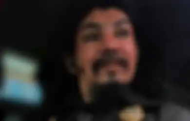 Biasa Tampil Garang dengan Gigi Taring dan Rambut Gimbal, Potret Jadul Limbad Justru Bikin Pangling, Netizen: Nggak Nyangka, Master Ternyata Setampan Itu!