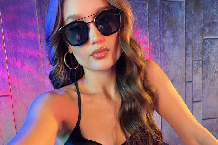 Foto Cinta Laura yang mempromosikan proyek terbarunya seperti tak dipedulikan. Netizen protes gegara sang artis diduga lakukan hal ini.