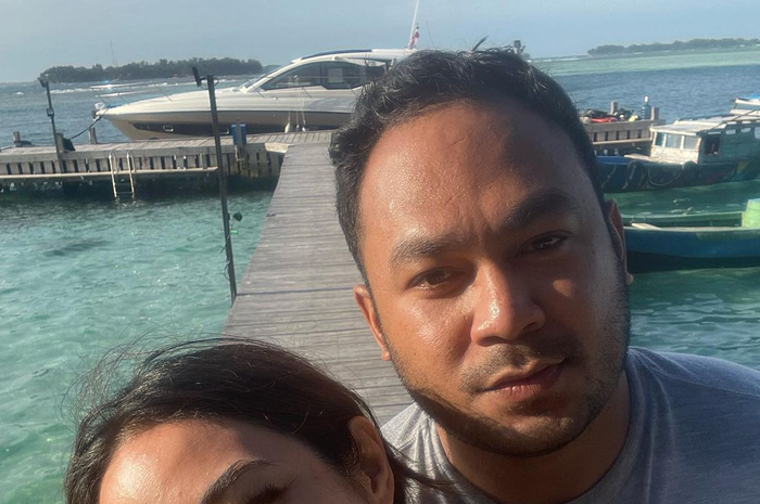 Gading Marten menolak balikan dengan Gisel. Ternyata ada pria lain yang ikut dalam foto liburan Gempi. Siapakah dia?