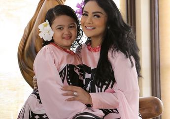 Jadi Cover Girl 25 Tahun Lalu, Wajah Krisdayanti Mirip Amora?