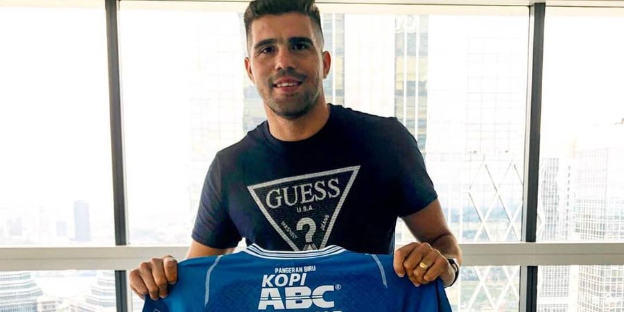 Fabiano Beltrame Enggan Pikirkan Persaingan di Pos Bek Persib Bandung