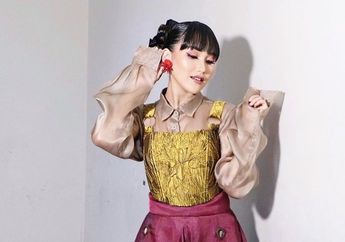 MEMBUMI, Ayu Ting Ting Ikut Pemuda Kampung Keliling Bangunkan Sahur dan Bagi THR Segini, Bikin Pengin Jadi Tetangganya!