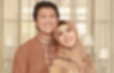 Pantas Wajah Kinclongnya Mampu Buat Reino Barack Terpikat, Syahrini Ternyata Hanya Lakukan Perawatan Sederhana Ini hingga Ogah Pakai Salah Satu Jenis Make Up  Populer Ini