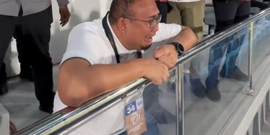 Semen Padang Selamat dari Degradasi dan Amankan Rp 500 Juta, Andre Rosiade Menangis di Tribun