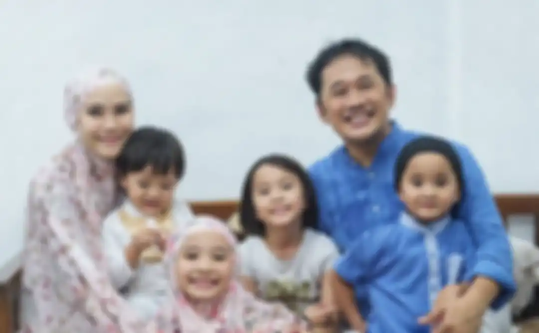 Keluarga Zaskia Adya Mecca dan Hanung Bramantyo