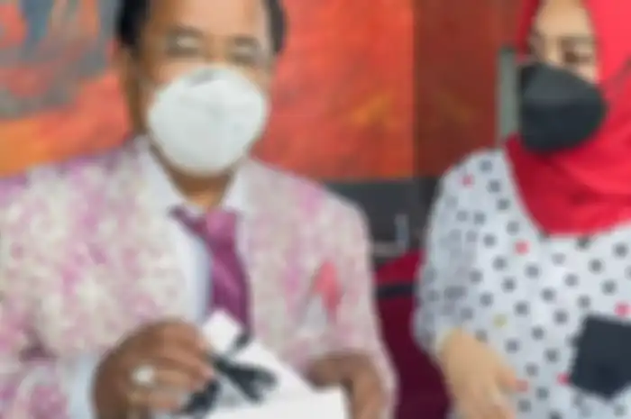 Pernah saling unfollow di Instagram, kini Syahrini dan Hotman Paris bertemu, ia tak segan memuji kecantikan Syahrini setelah dari Jepang