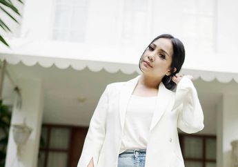 Yuk Kepoin Koleksi Jaket Jins Nagita Slavina yang Dibandrol dengan Harga Fantastis