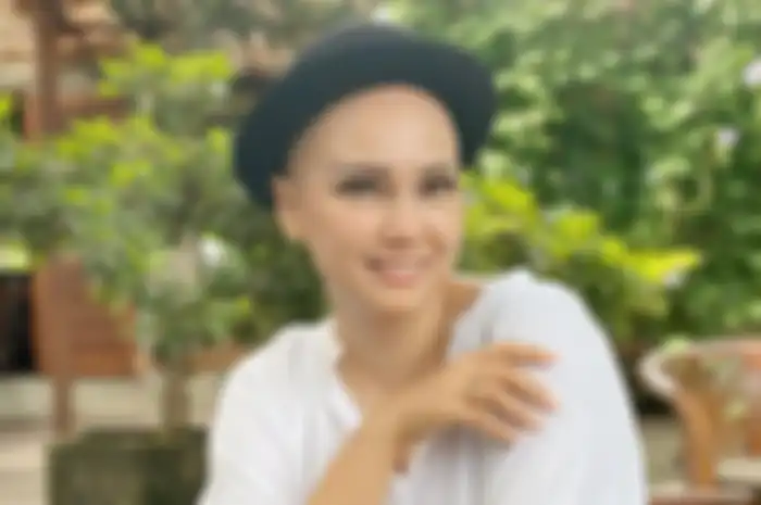 Feby Febiola 