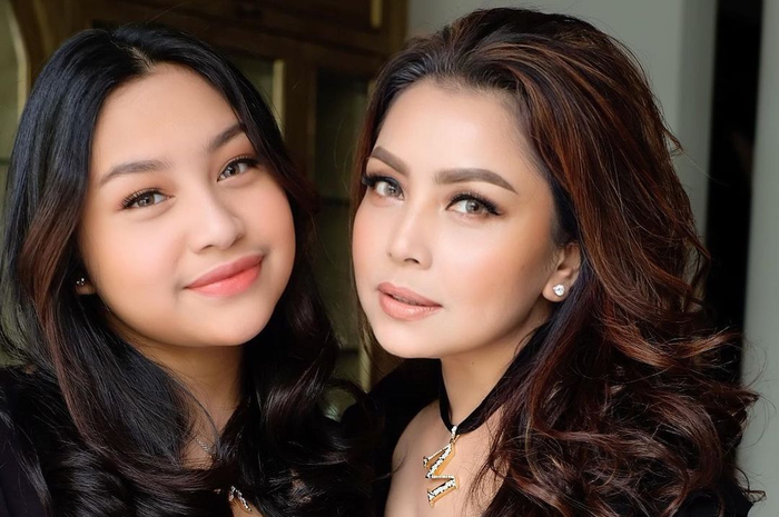 Mayangsari dan Khirani Trihatmodjo