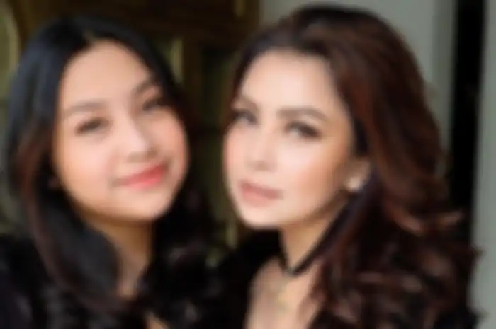 Mayangsari dan Khirani Trihatmodjo