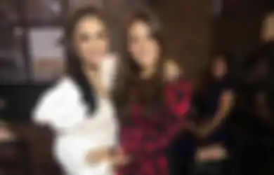 Potret Bersama Keluarganya Dikomen Aurel Hermansyah, Krisdayanti Sebut Pintu Rumahnya Selalu Terbuka untuk Anak-anaknya, Putri Sulung Anang Hermansyah: Nanti Malem Kita Zoom Ya, Soalnya WhatsApp Aku Gak Dibales