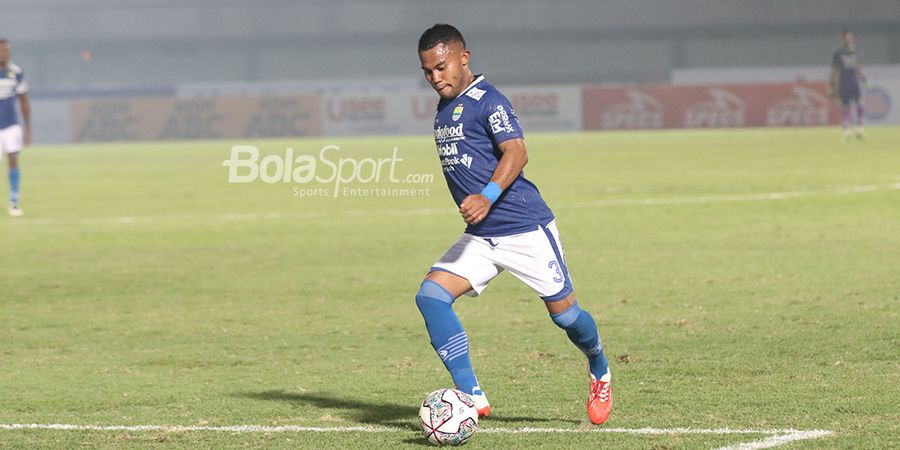 Jadi Penyebab Persib Menjauh dari Gelar Juara? Ardi Idrus Minta Maaf pada Bobotoh