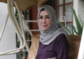 Masih Muda, Mama Amy Nggak Kalah Cantik dari Kedua Putrinya  