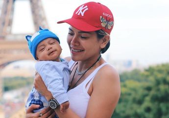 Rela Gelontorkan Duit Rp 1 Miliar Demi Anak Bontotnya, Nikita Mirzani Kini Kenang Perjuangannya Beratnya Lahirkan Arkana Mawardi hingga Tak Segan Sebut Buah Hatinya Anak Mahal: Belahan Jiwa Mimi Super Kuat! 