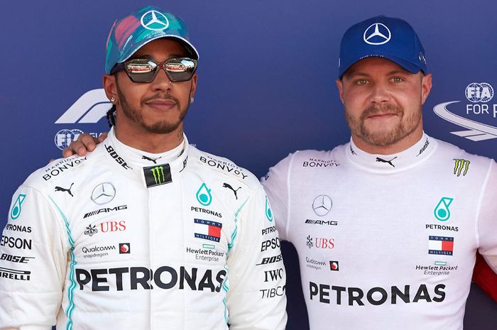 Duo pembalap Mercedes, Lewis Hamilton (kiri) dan Valtteri Bottas (kanan), kembali menunjukkan dominasinya tatkala tampil pada sesi kualifikasi F1 GP Spanyol 2019, Sabtu (11/5/2019)