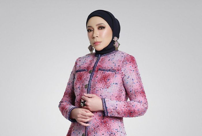 Pemotretan terbaru Melly Goeslaw yang banjir pujian netizen.