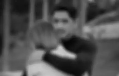 Demam Ikatan Cinta Melanda, Viral Aksi Emak-emak Berjejer Menghadap TV, Dikira Lagi Hajatan Ternyata Nonton Bareng