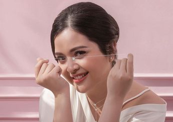 Cara Membuat Busana Simpel Jadi Lebih Elegan dengan Perhiasan Ala Tasya Kamila