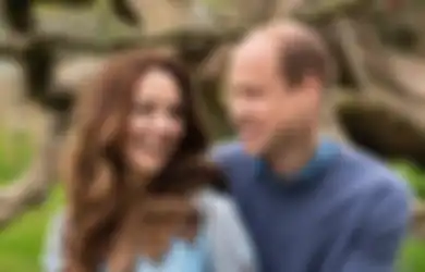 Nostalgia Foto Kartu Natal Pertama Kate Middleton dan Pangeran William