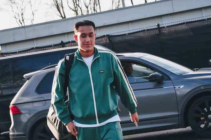 Miliano Jonathans pemain keturunan Indonesia sudah  bergabung latihan di FC Utrecht