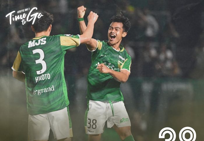 Bek timnas Indonesia, Pratama Arhan, merayakan gol Tokyo Verdy ke gawang Gunma di Piala Emperor pada Rabu (7/6/2023).