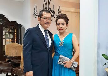 Pernikahannya dengan Bambang Trihatmodjo Sempat Bikin Heboh, Mayangsari Kini Pamer Foto Bareng Keluarga Cendana Kala Hadiri Pernikahan Danny Rukmana