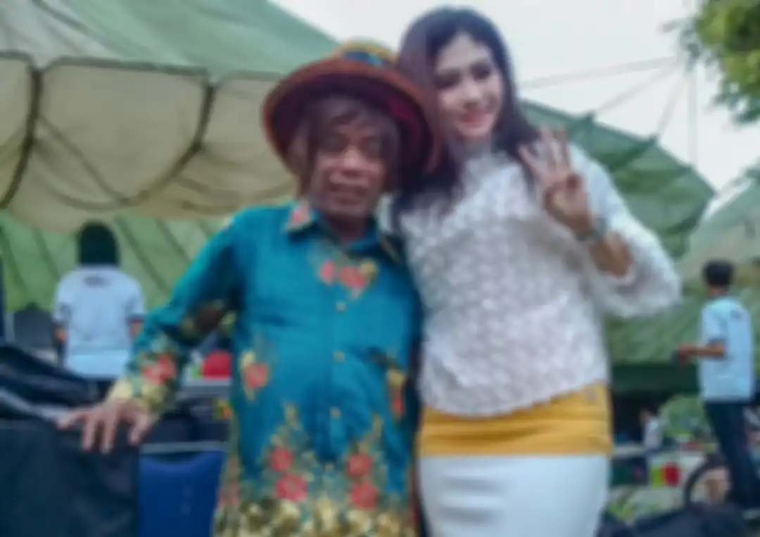 Jarang Muncul di TV, Pesulap Pak Tarno Pernah Ditipu Ratusan Juta hingga Dikira Jatuh Miskin, tapi kini Justru Punya Istri Paramugari Cantik