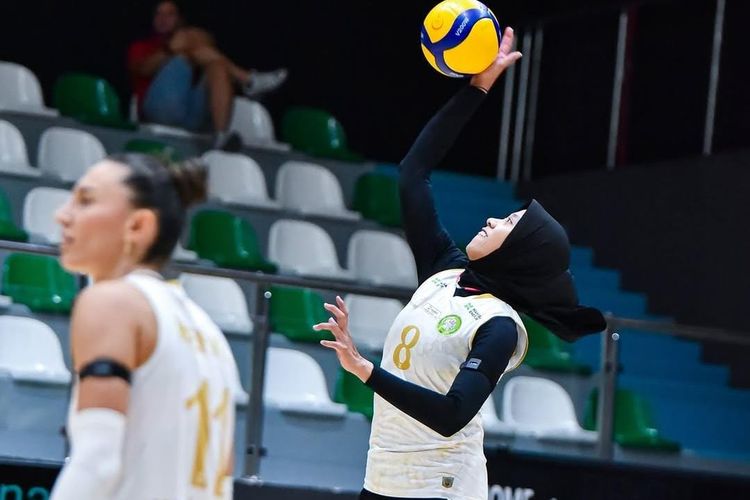 Seksi katta kokraklar Yigitning eshagidagi sik