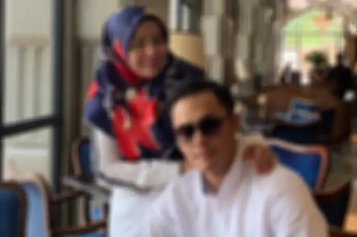Kini Banting Tulang Jualan Warung Makan di Depan Rumah Mewah Senilai Rp 32 Miliar, Ternyata Perbedaan Usia Muzdalifah dan Sang Suami Capai 15 Tahun, Enggak Sangka?