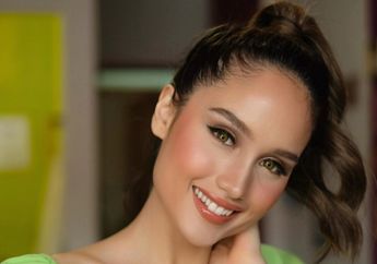 Intip Tampilan Seksi Cinta Laura Saat Pakai Sequin Dress di Singapura, Body Goals!