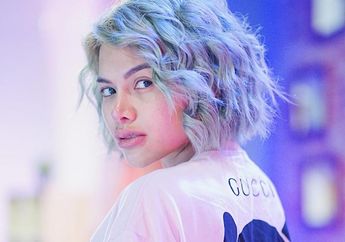 Ustaz Maulana Ceramah Soal Orang Suka Nyinyir di Depan Nikita Mirzani, Begini Respons Nyai yang Kepergok Telan Ludah!