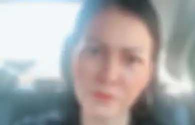 Sindiran Pedas Melanie Subono untuk Anggota DPR yang Diam-diam Sahkan UU Cipta Kerja: Hai Para Pengkhianat, Tidur Tenang Semalam?